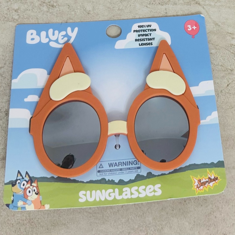 Bluey Bingo Plush Backpack, Bingo Light-Up Bracelet and Bingo Sunglasses - Picture 10 of 12